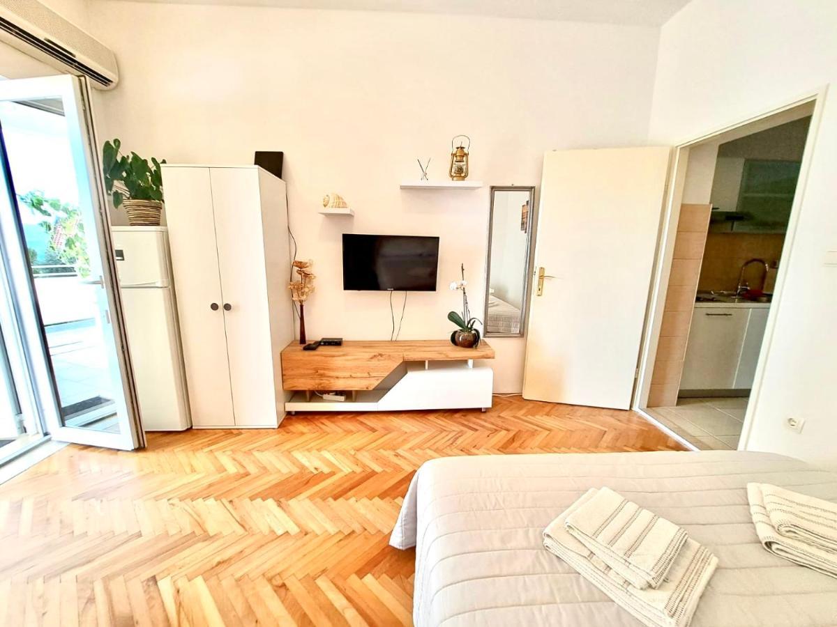 Nemira Beach Getaway Omis Exterior photo